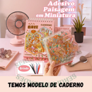 Kit 2 Cadernos de Adesivos 3D Capivara – Mini Mundo com Pinça e Cenários Encantadores!