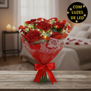 Buquê de Rosas Vermelhas com Luzes LED e Cartão – Um Presente Que Fala ao Coração